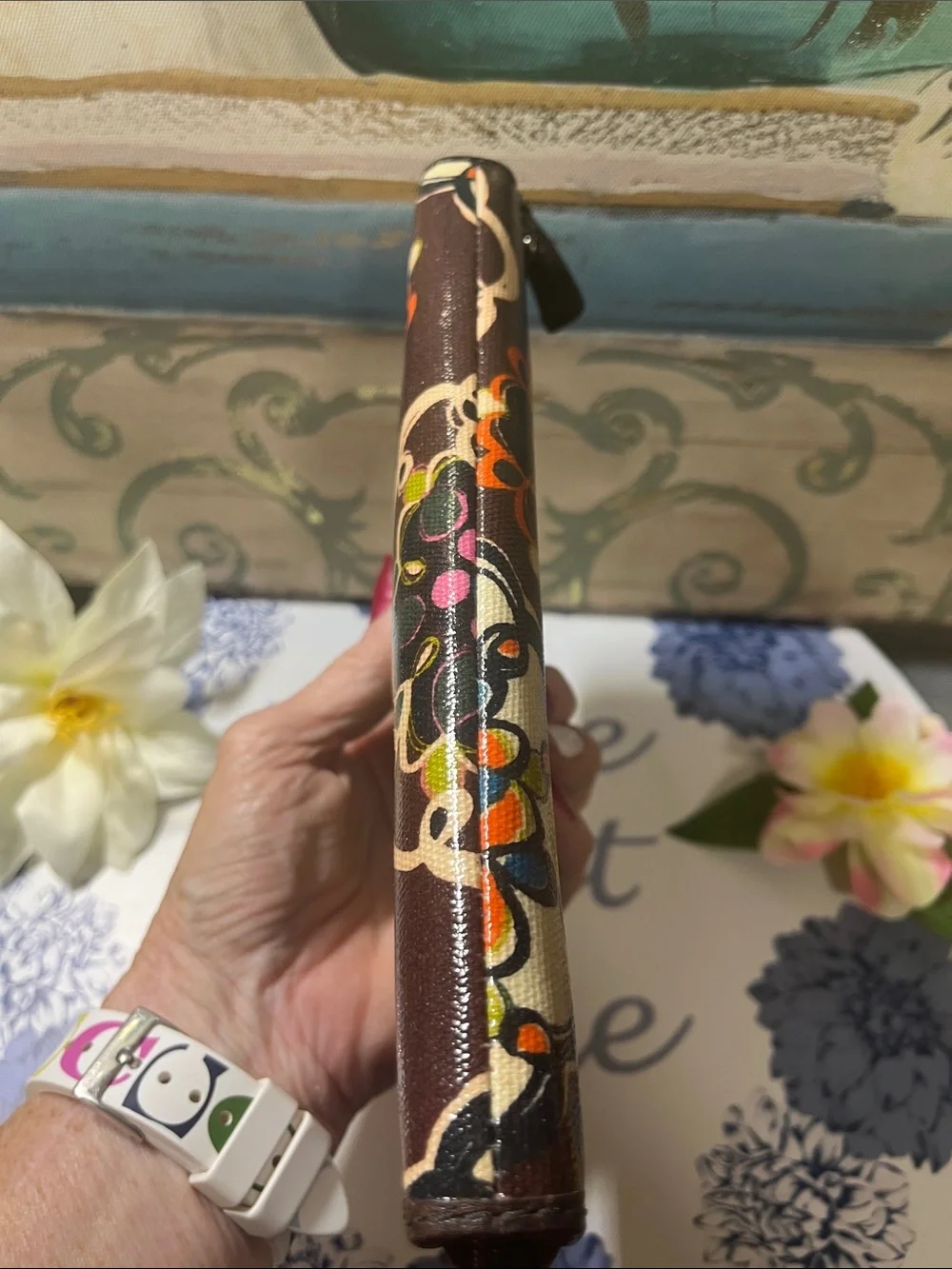 Fossil Brown Floral Pattern Zip Wallet with Multicolor Accents